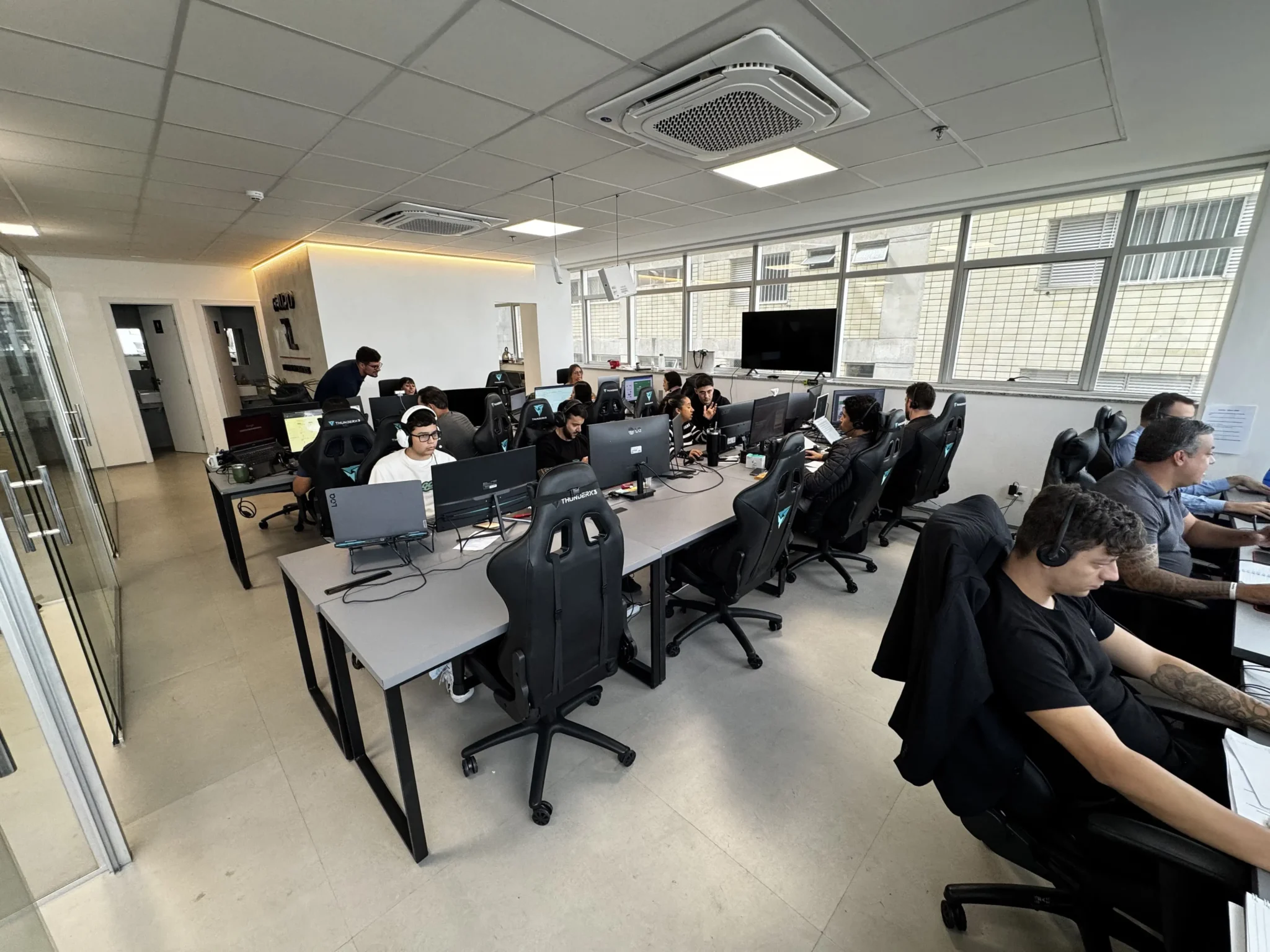 Equipe da m3 assessoria planejando estratégias de crescimento
